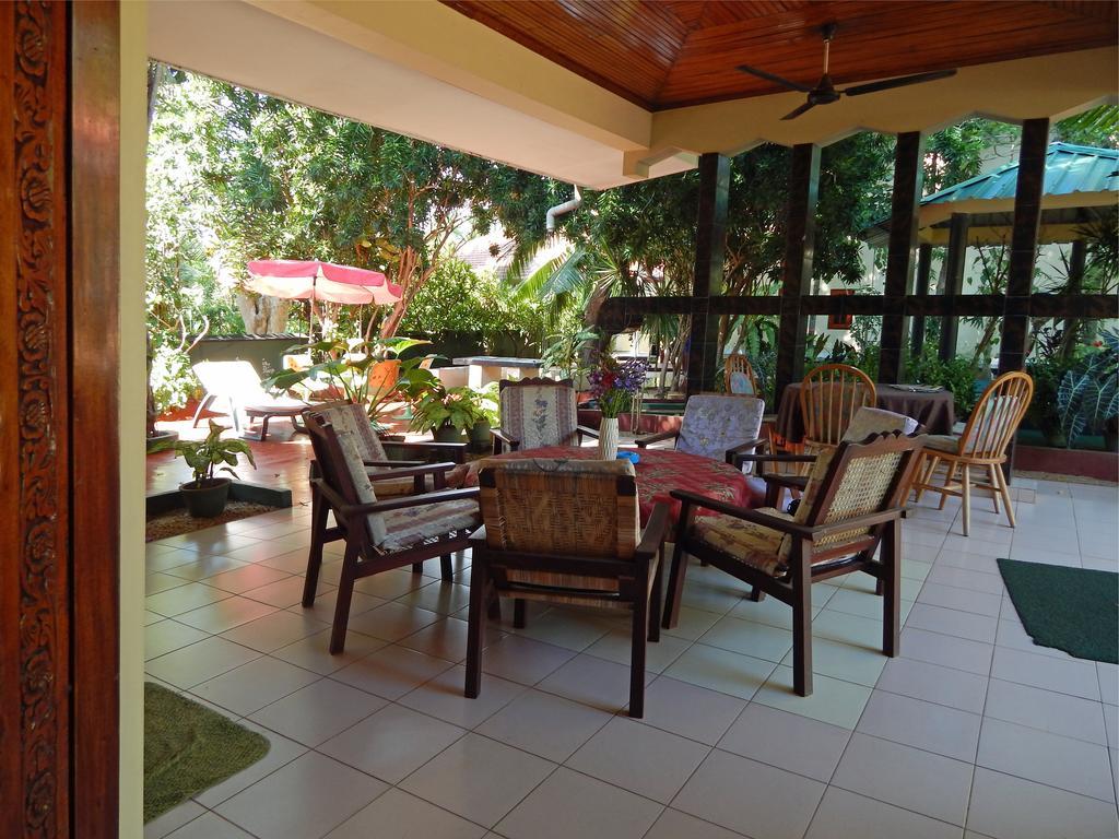 Rico Shadow Guest House & Restaurant Вайиккал Екстериор снимка