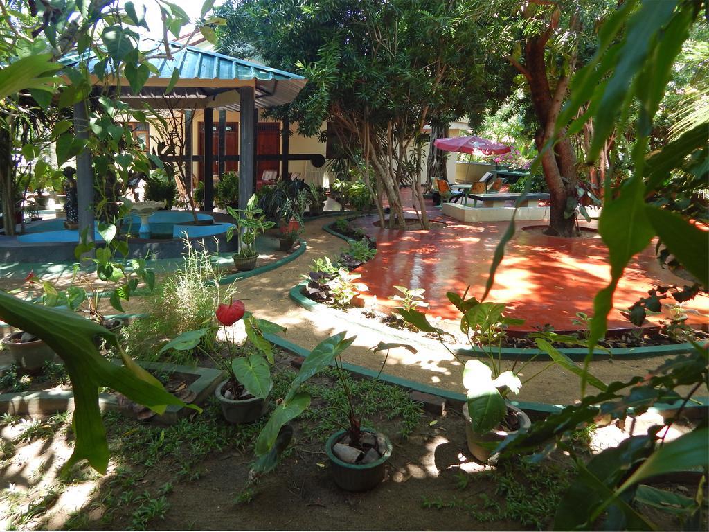 Rico Shadow Guest House & Restaurant Вайиккал Екстериор снимка