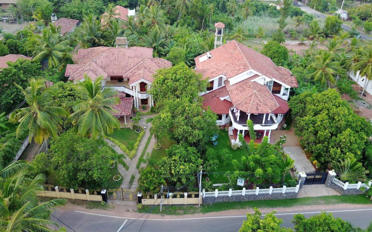 Rico Shadow Guest House & Restaurant Вайиккал Екстериор снимка